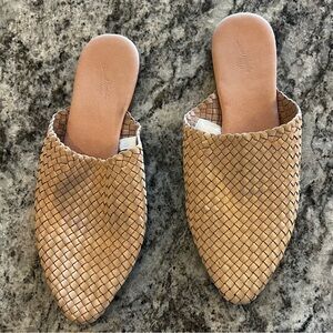 Universal Thread Shoes